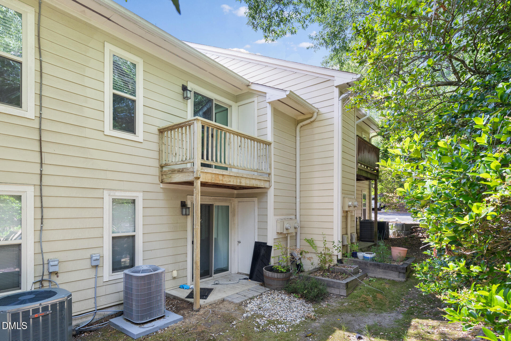 1513 E Franklin Street - Photo 2