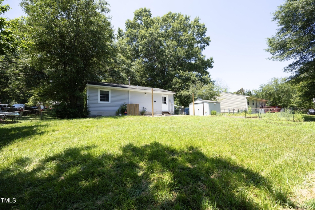 3017 Wedgedale Avenue - Photo 4