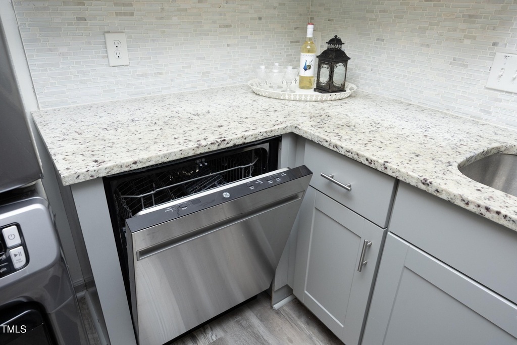 3017 Wedgedale Avenue - Photo 18