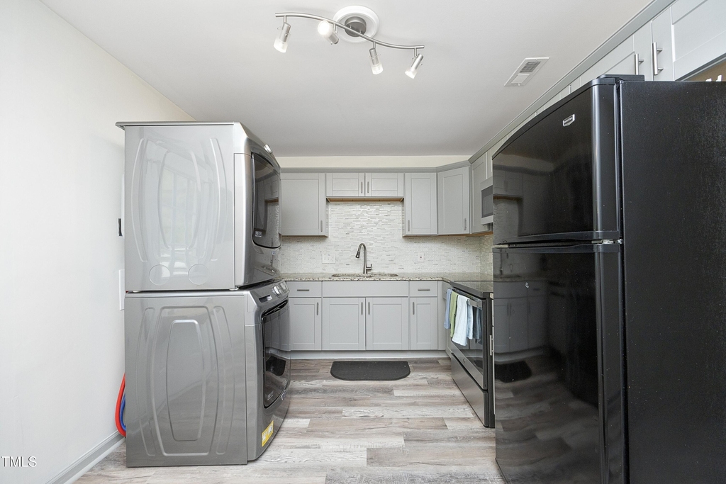 3017 Wedgedale Avenue - Photo 15