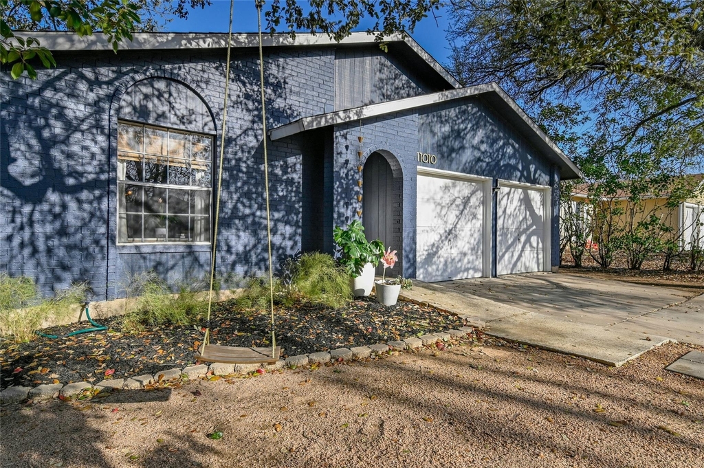 11010 Prairie Dove Cir - Photo 1