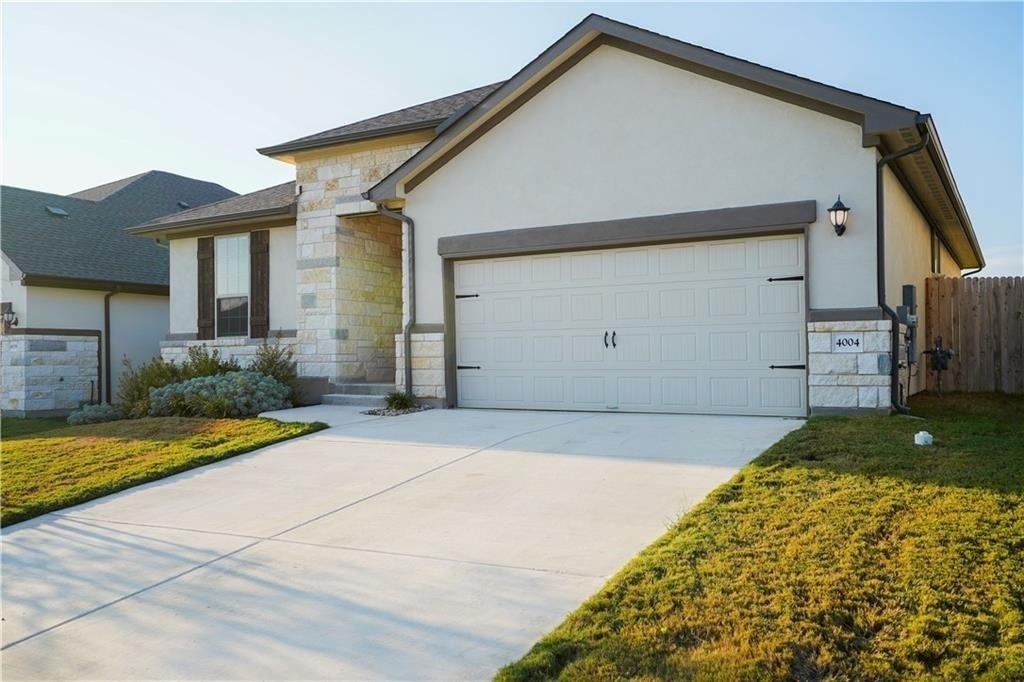 4004 Promontory Point Trl - Photo 0