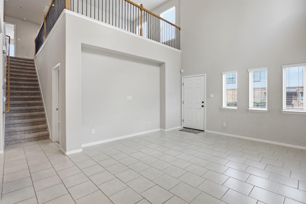 2304 S Lakeline Blvd - Photo 5