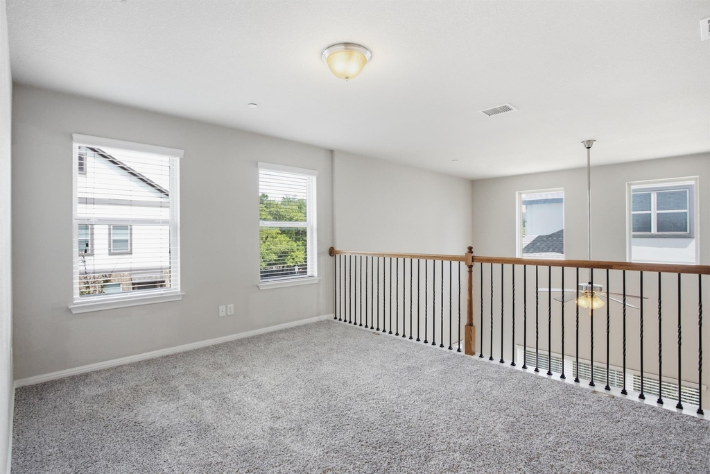 2304 S Lakeline Blvd - Photo 18