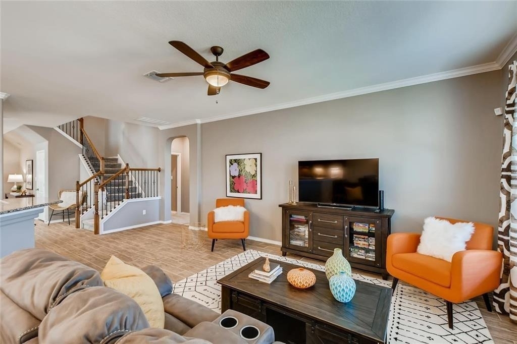 121 Kavanaugh St - Photo 4