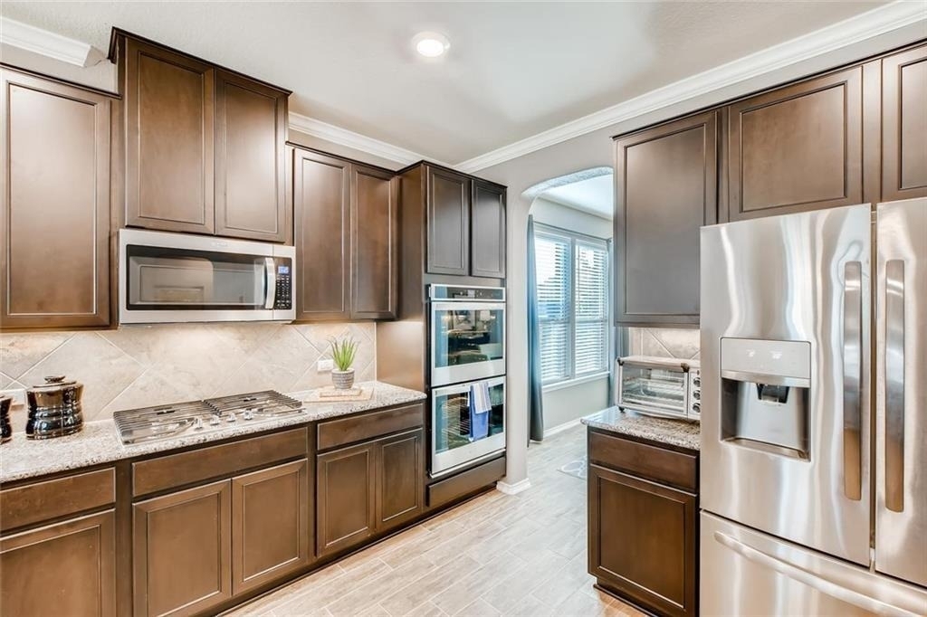 121 Kavanaugh St - Photo 11