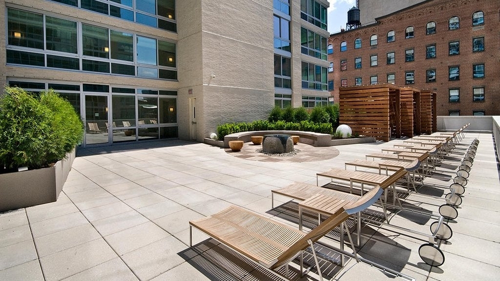 Copy of 505 West 37th Street, Unit 2710 - Photo 9