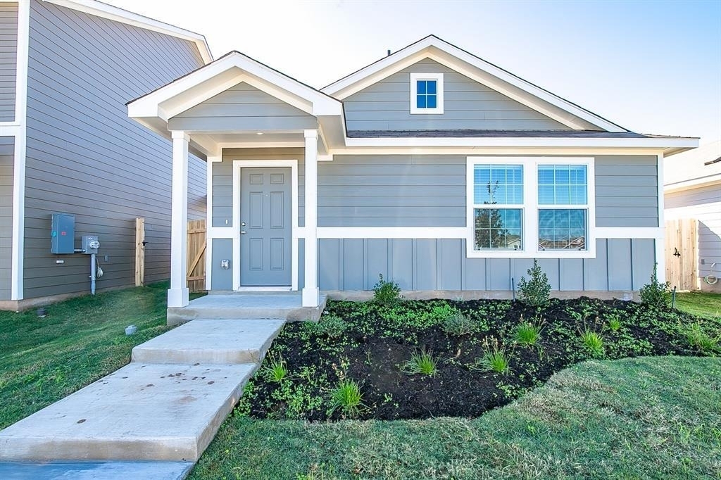 1133 Largemouth Ln - Photo 0