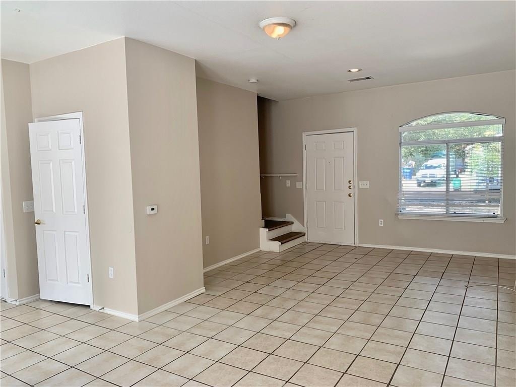 1121 Terry Dr - Photo 2