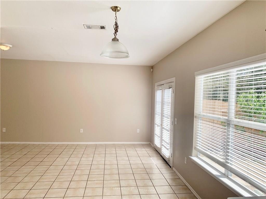 1121 Terry Dr - Photo 4
