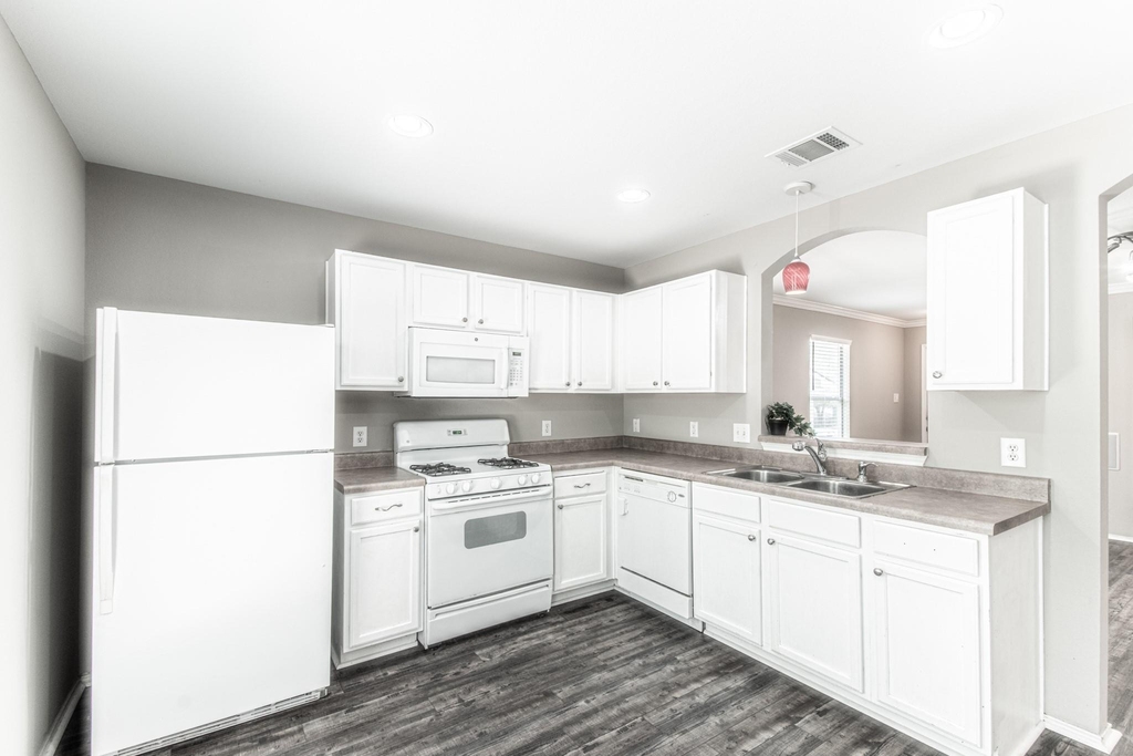180 Onyx Lake Dr - Photo 10