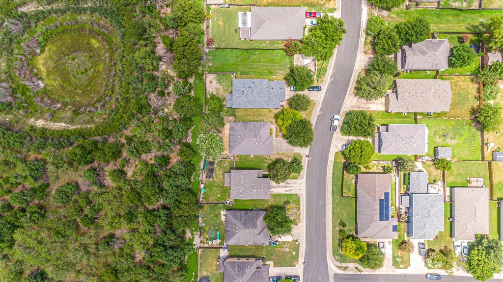 180 Onyx Lake Dr - Photo 1