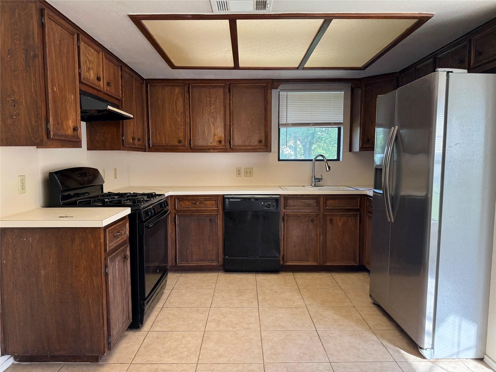 16307 Framingham Cir - Photo 2
