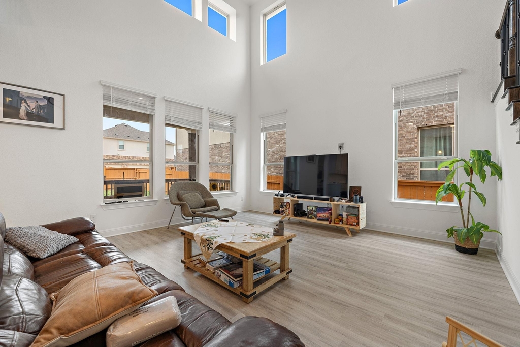 2901 Oak Chase Cv - Photo 2