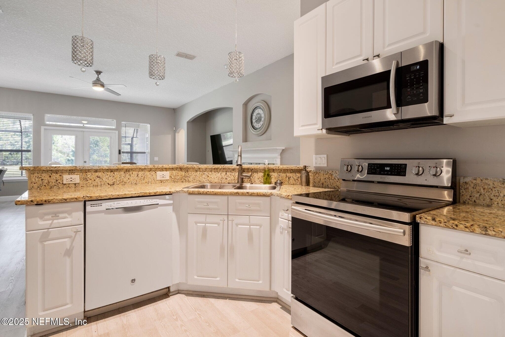1816 Creekwood Lane - Photo 5