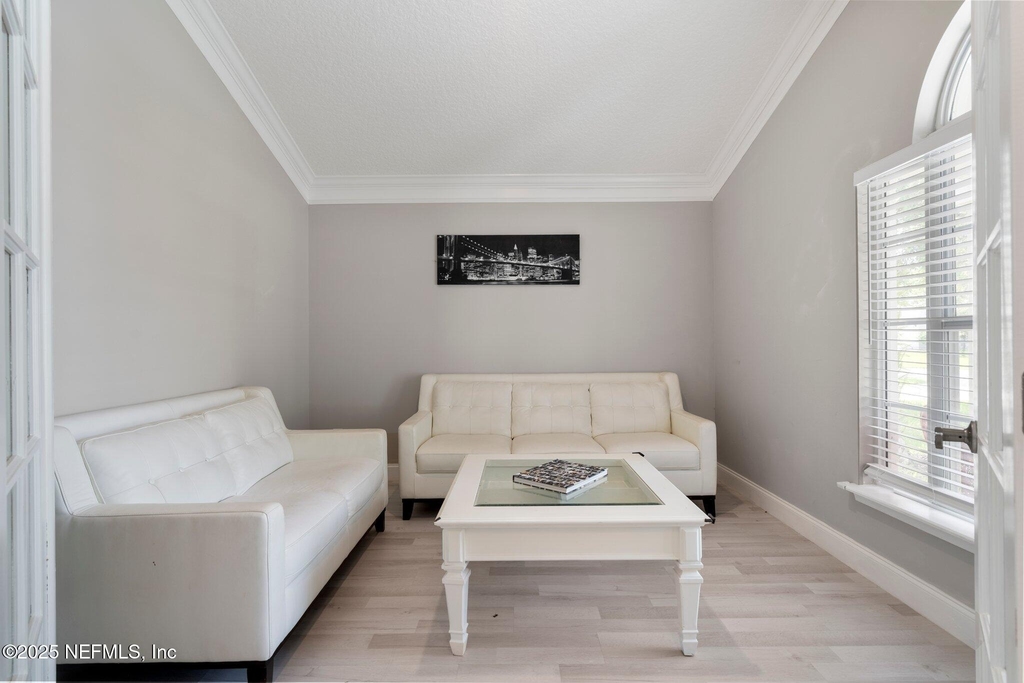 1816 Creekwood Lane - Photo 16