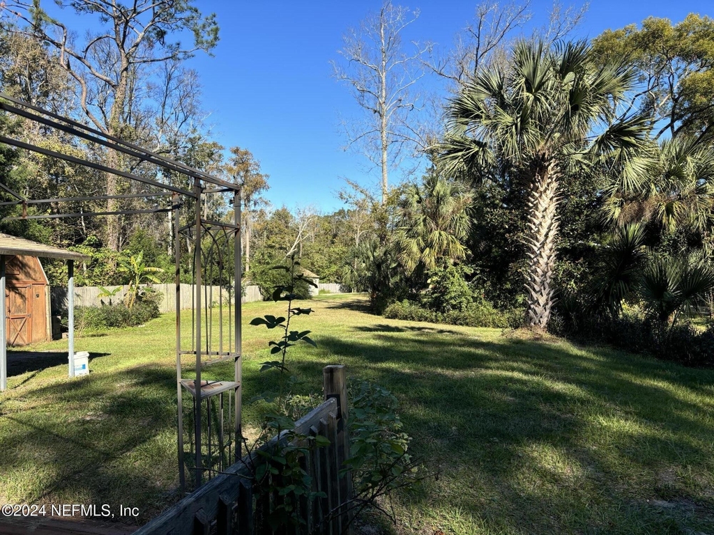 10111 Bradley Road - Photo 8