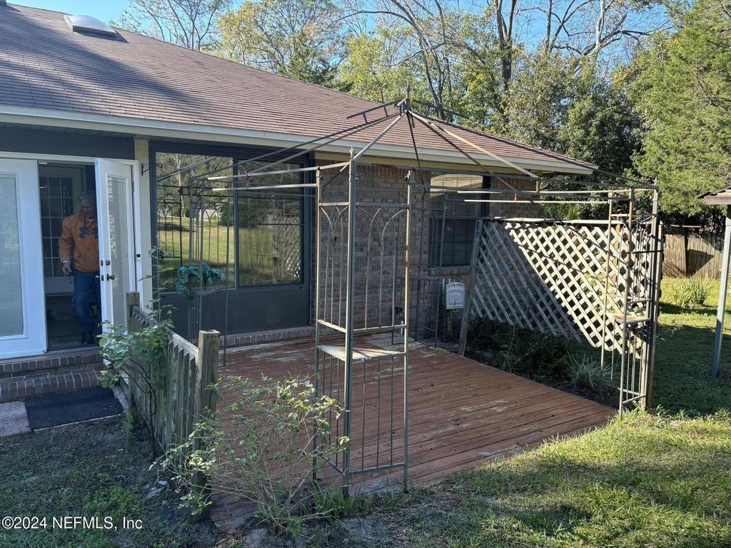 10111 Bradley Road - Photo 9