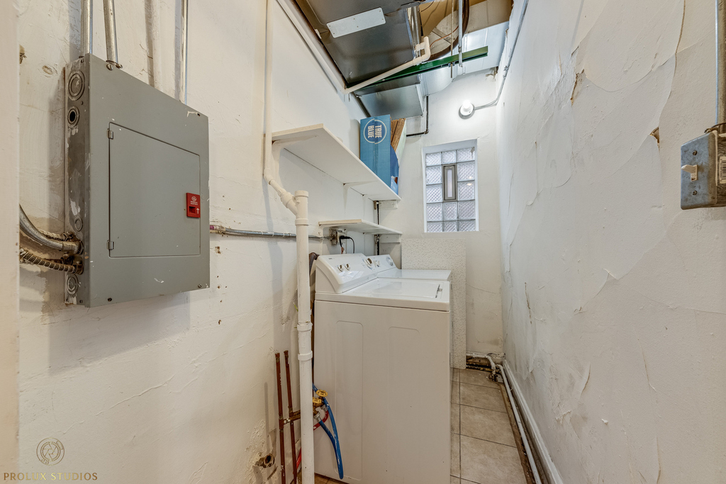 1012 S Oakley Boulevard - Photo 8
