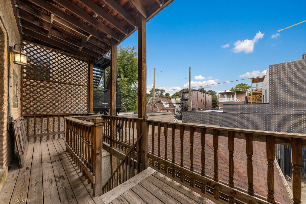1012 S Oakley Boulevard - Photo 9