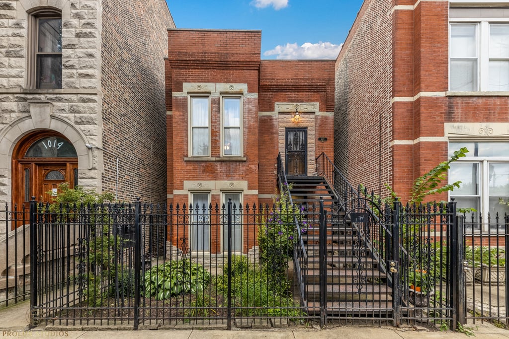 1012 S Oakley Boulevard - Photo 0