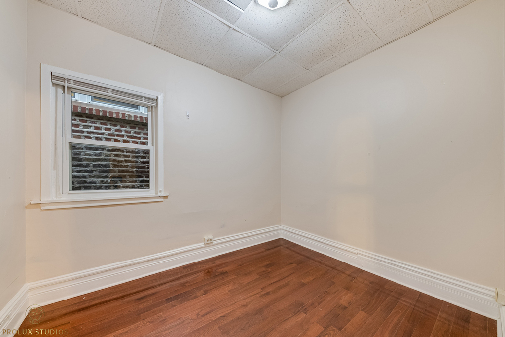 1012 S Oakley Boulevard - Photo 7