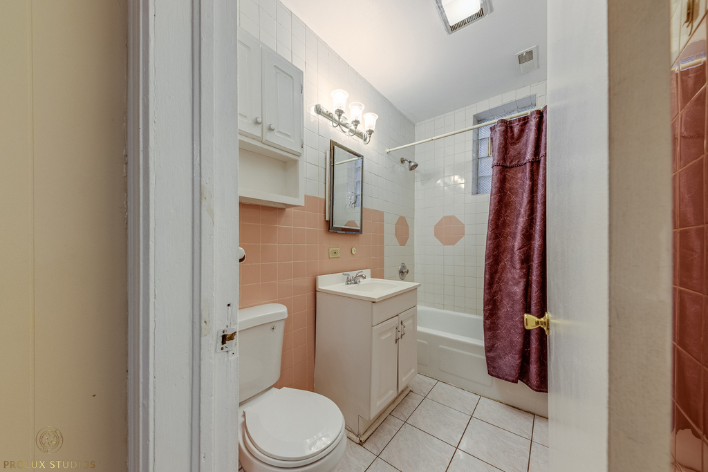 1012 S Oakley Boulevard - Photo 5