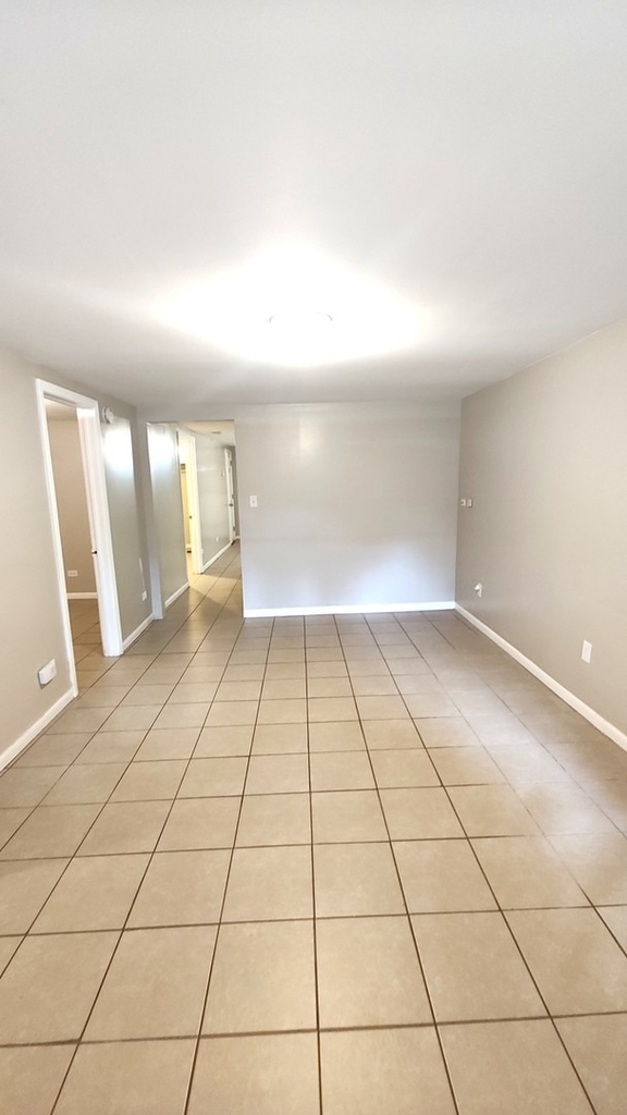 3643 S Hermitage Avenue - Photo 3