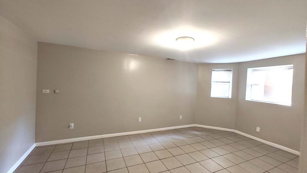 3643 S Hermitage Avenue - Photo 12