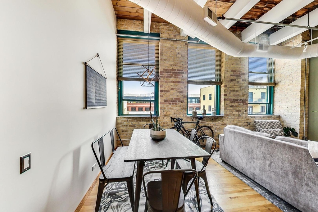 312 N May Street - Photo 8