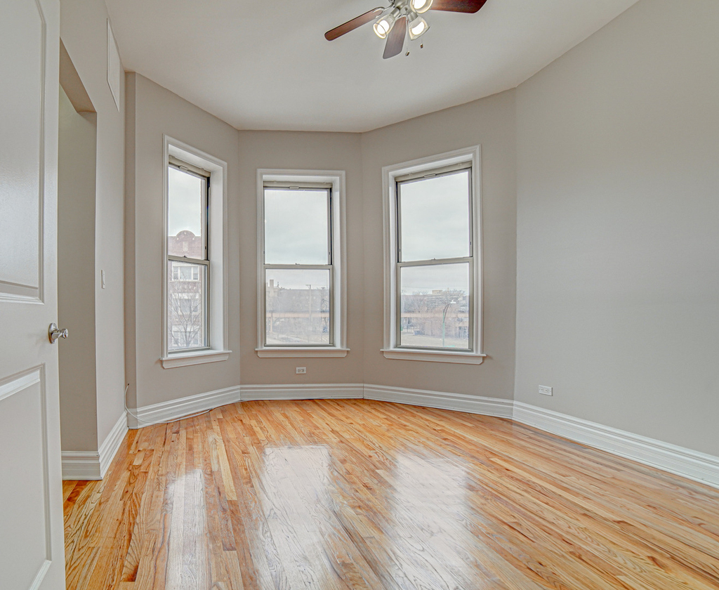 4858 S Prairie Avenue - Photo 13