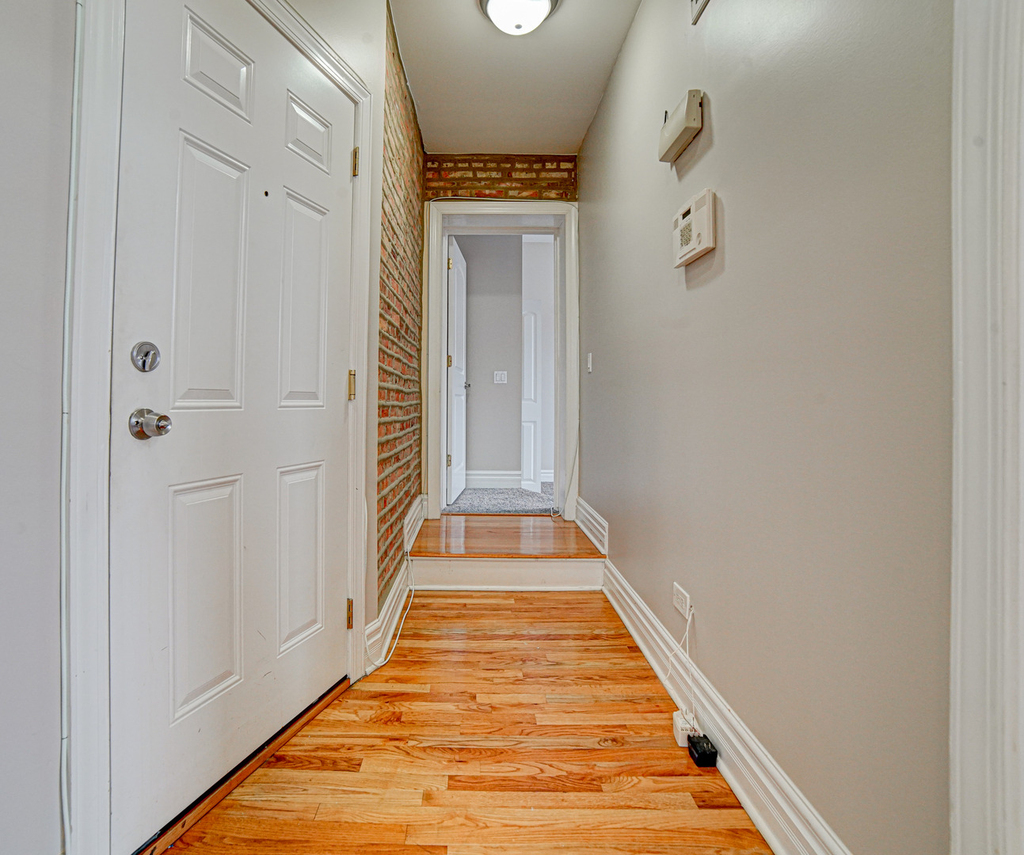 4858 S Prairie Avenue - Photo 2