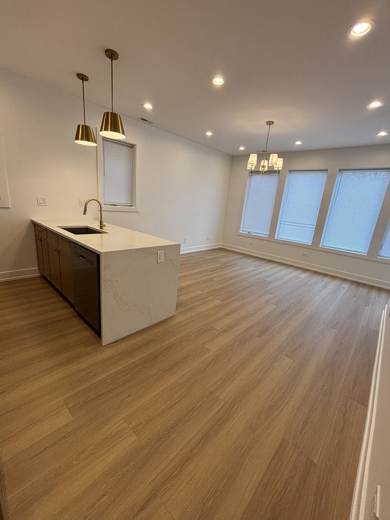 6042 S Eberhart Avenue - Photo 3