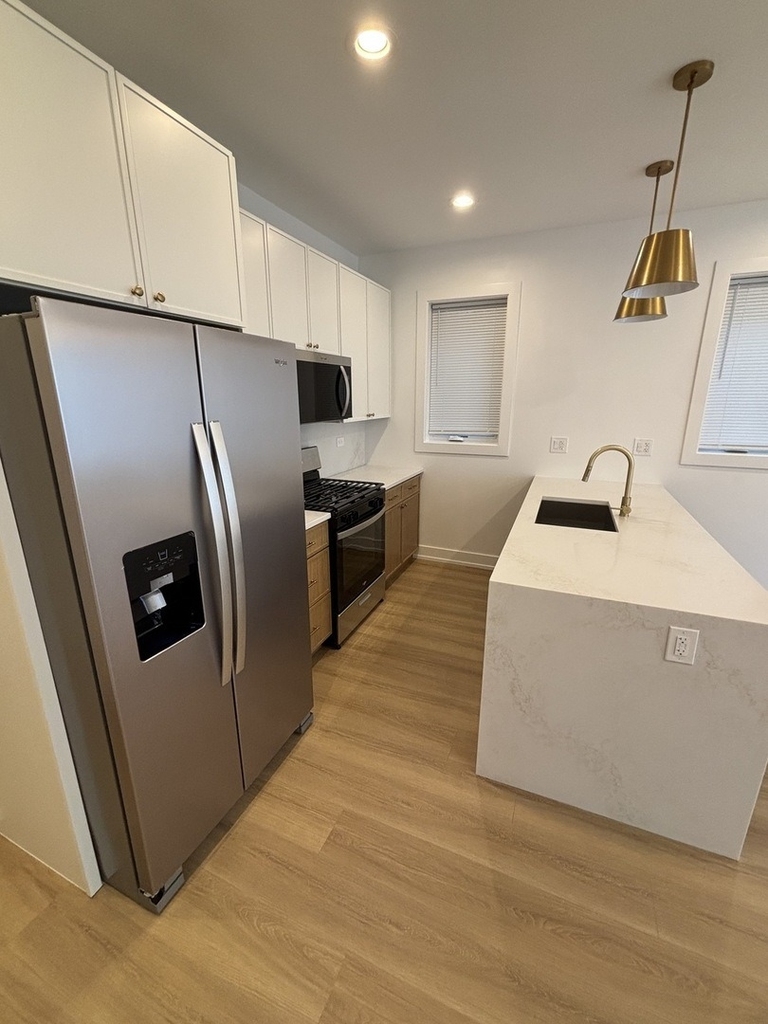 6042 S Eberhart Avenue - Photo 5