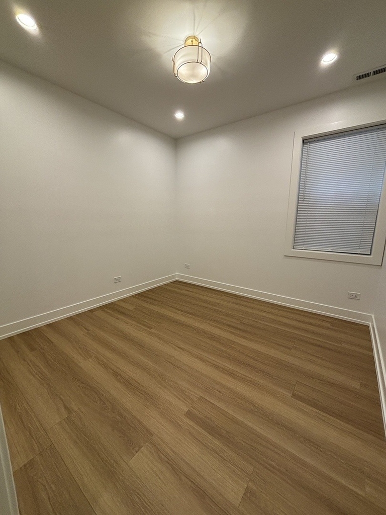 6042 S Eberhart Avenue - Photo 12