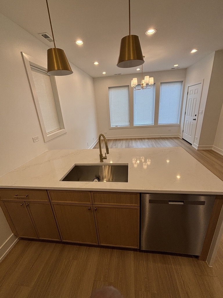 6042 S Eberhart Avenue - Photo 7