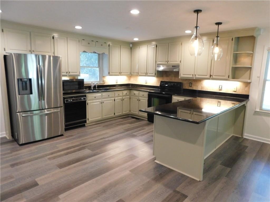 2460 Hinton Road - Photo 6