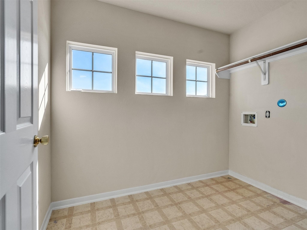 9915 Valance Way - Photo 22