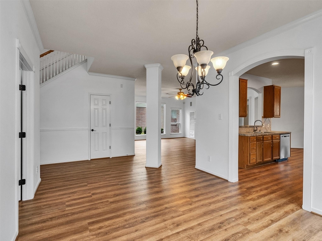 9915 Valance Way - Photo 7