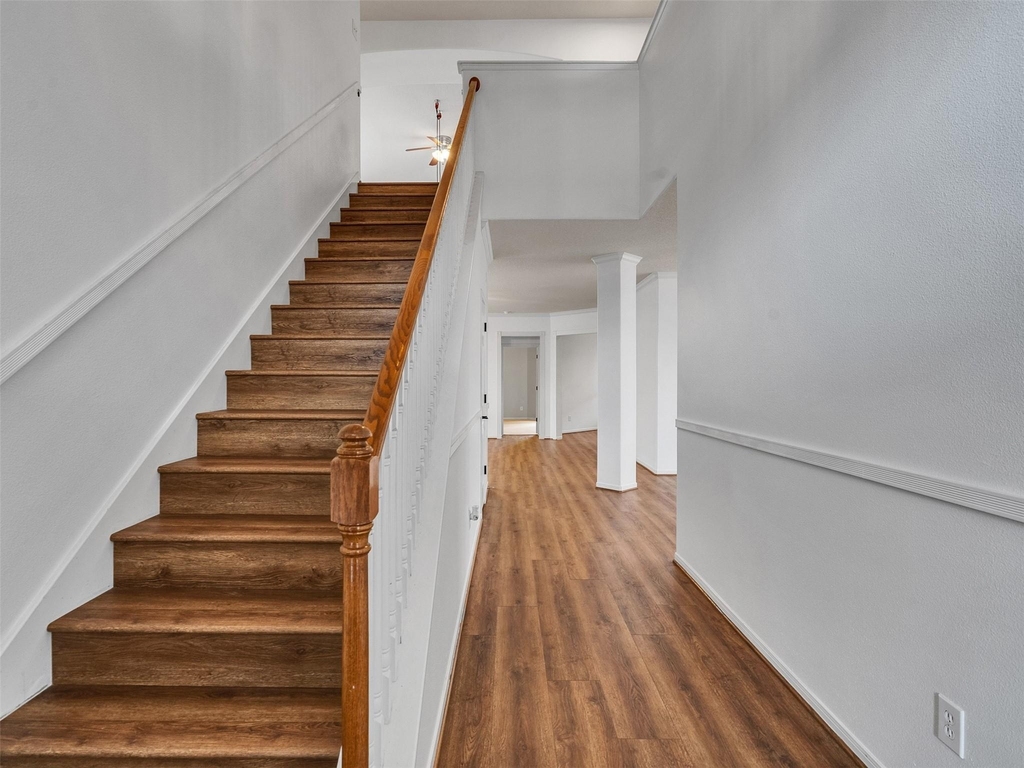 9915 Valance Way - Photo 3
