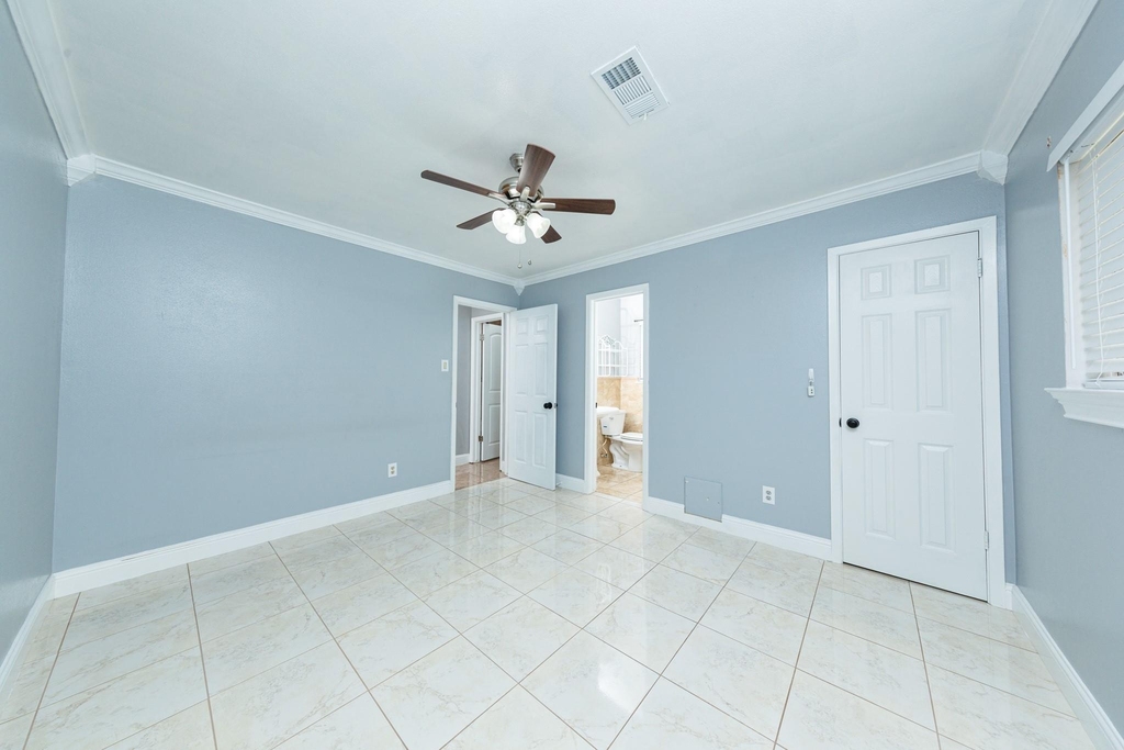 823 Parkhill Street - Photo 13