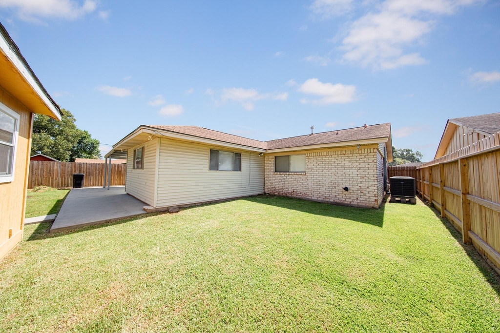 823 Parkhill Street - Photo 28