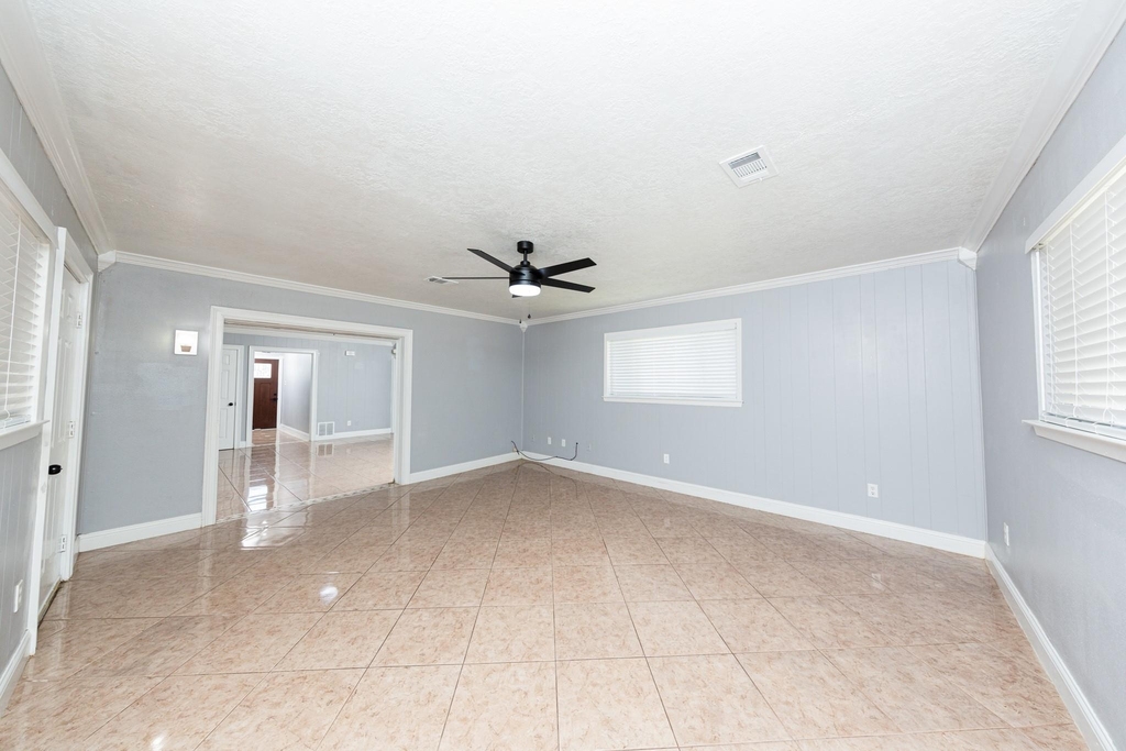 823 Parkhill Street - Photo 22