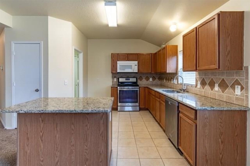 10446 Caribou Cove - Photo 4