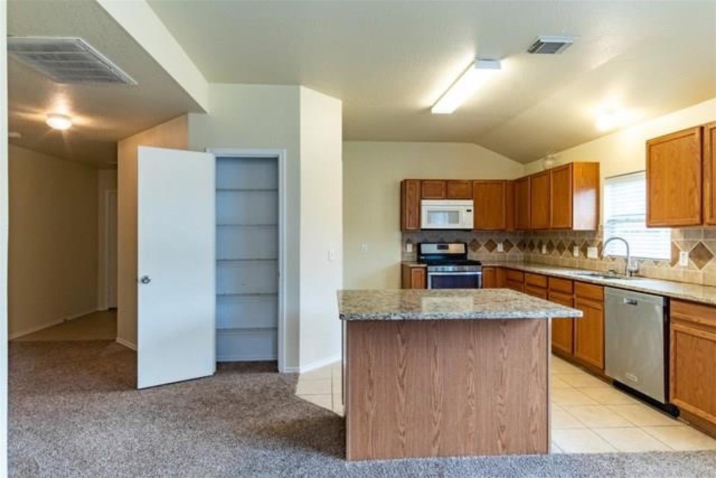 10446 Caribou Cove - Photo 2