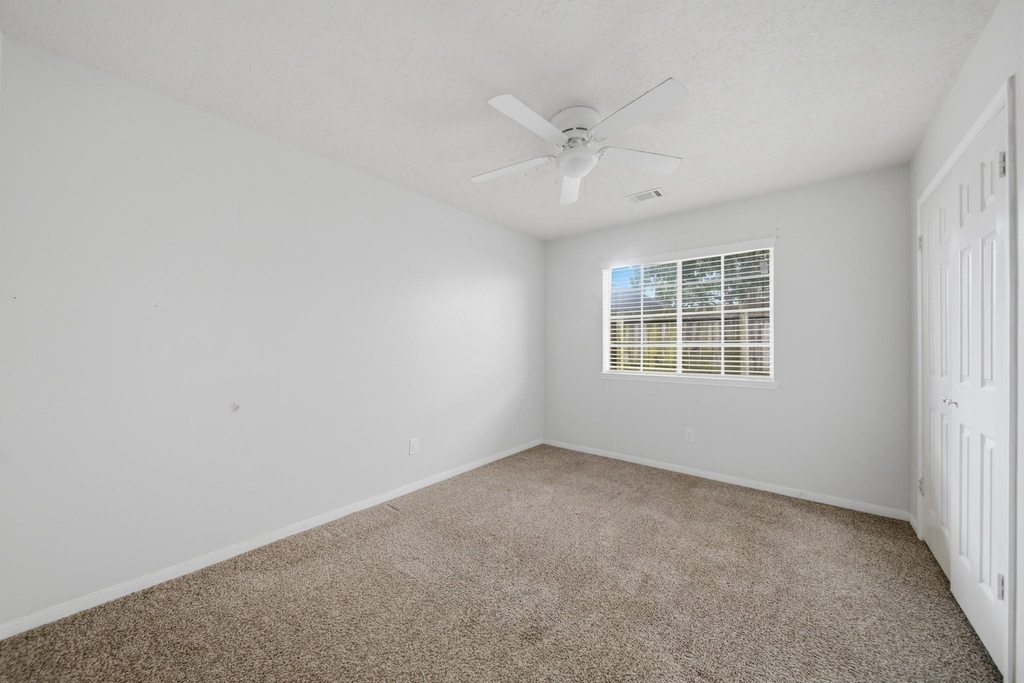 2004 Landing Boulevard - Photo 26
