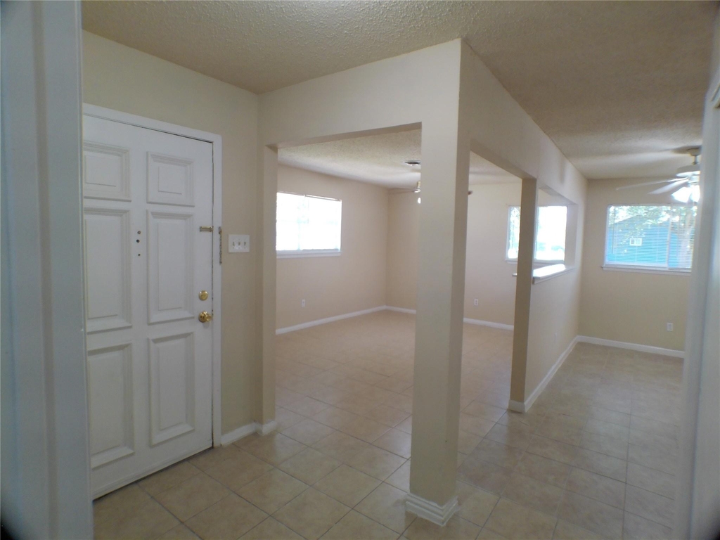 1301 Glenmore Drive - Photo 6
