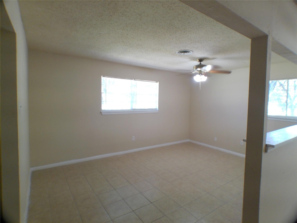 1301 Glenmore Drive - Photo 5