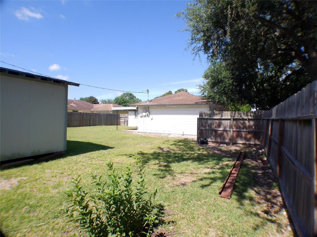 1301 Glenmore Drive - Photo 32