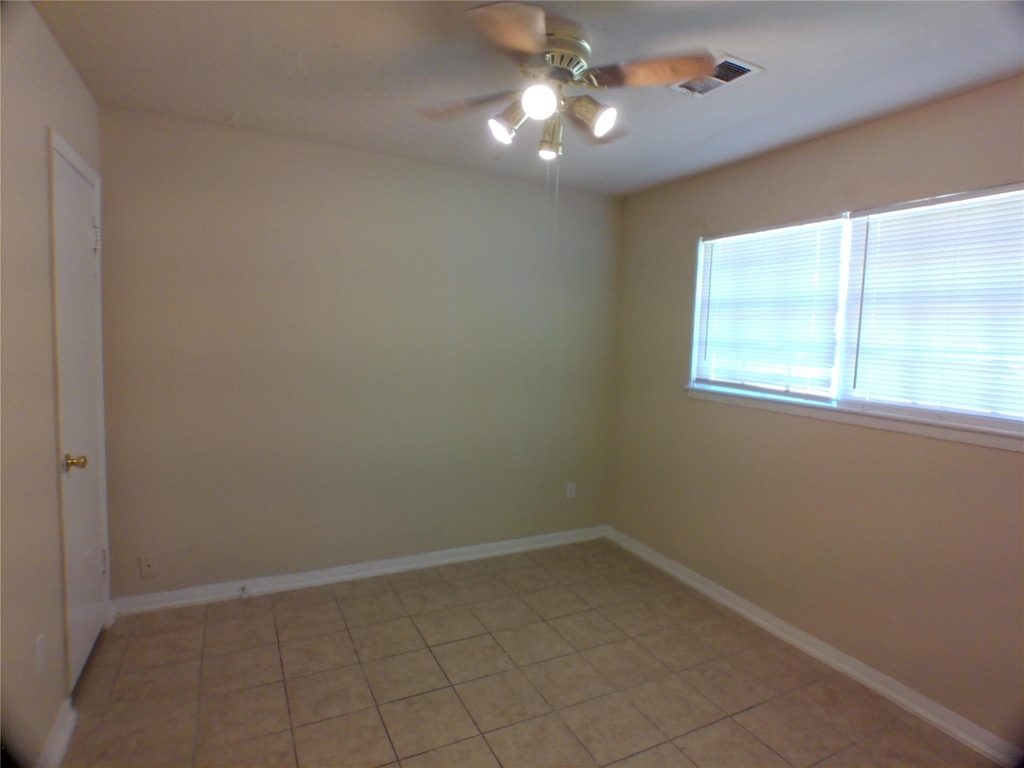 1301 Glenmore Drive - Photo 15